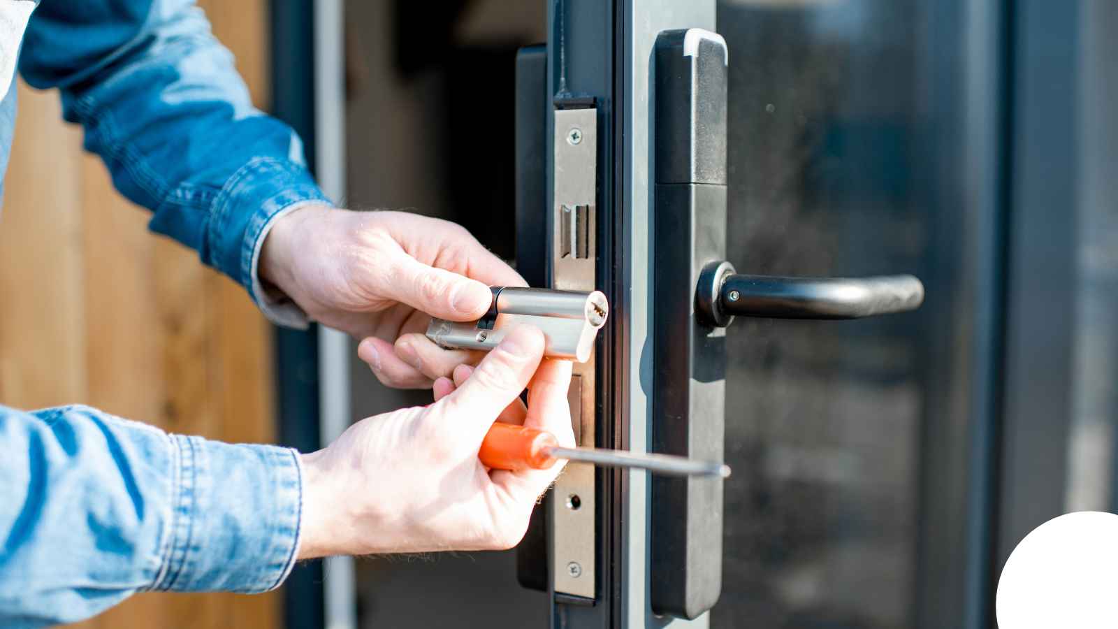 Locksmith in Dallas, TX — Matthew Car Key Replacement